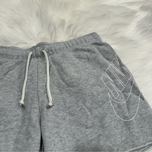 Nike Sweat Shorts Soft Heather Grey Size XS - Picture 3 of 13